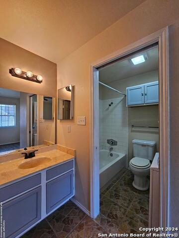 4803 Hamilton Wolfe Property Photo 3