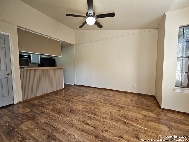 4803 Hamilton Wolfe Property Photo 8