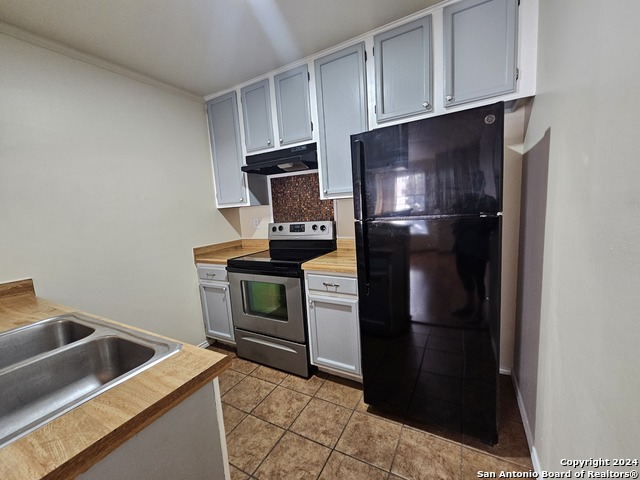 4803 Hamilton Wolfe Property Photo 10