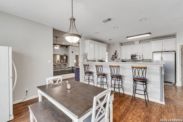 676 River Chase Property Photo 3