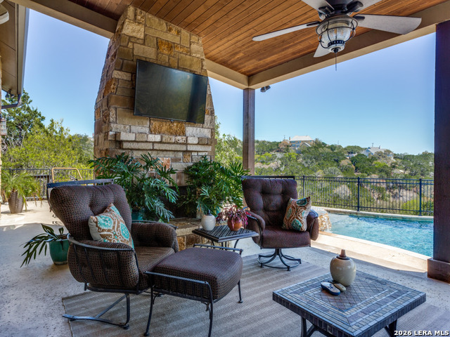 460 Shepherds Crook Property Photo 3