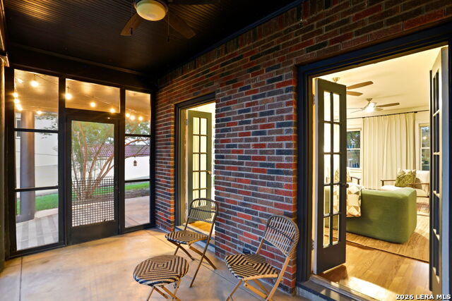 110 Henderson St Property Photo 9