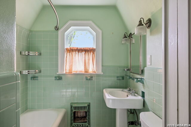 110 Henderson St Property Photo 21
