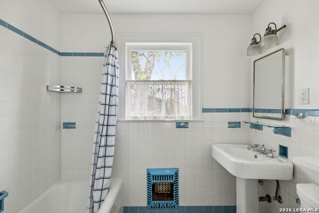 110 Henderson St Property Photo 32