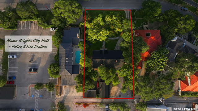 110 Henderson St Property Photo 40
