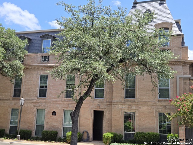 7707 Broadway Property Photo 1