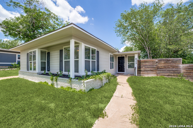 423 Karen Ln Property Photo 1