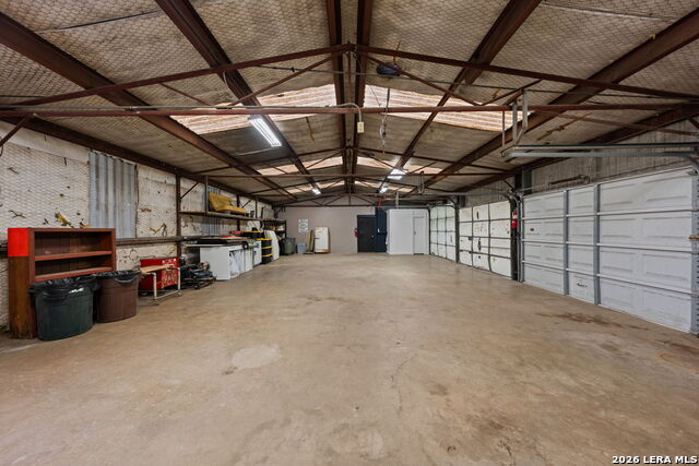 2610 Memorial Blvd Property Photo 8