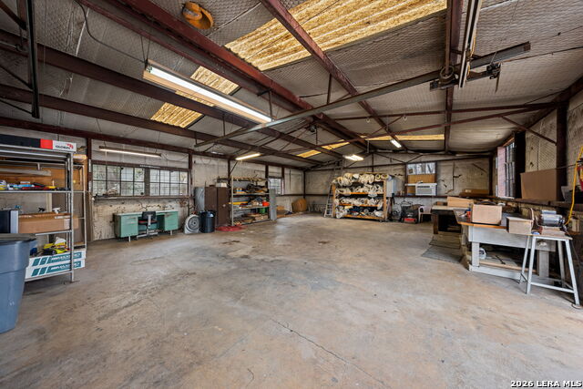 2610 Memorial Blvd Property Photo 11