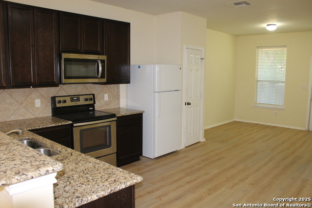 482 Walnut Property Photo 7