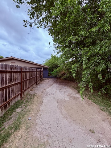 3233 Yucca Loop Property Photo 9
