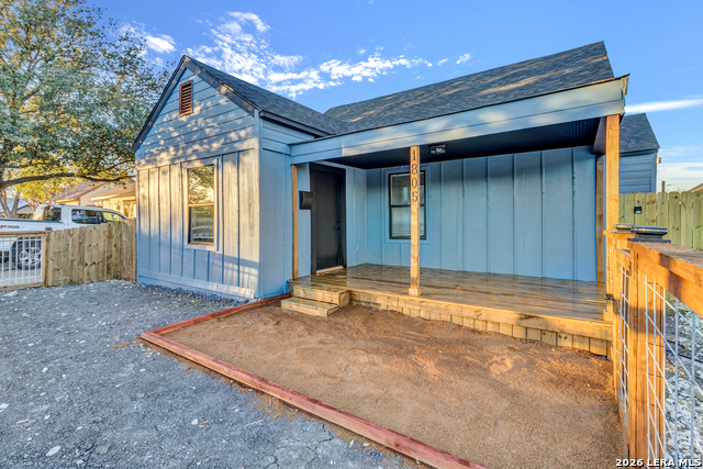 1805 Texas Property Photo 3