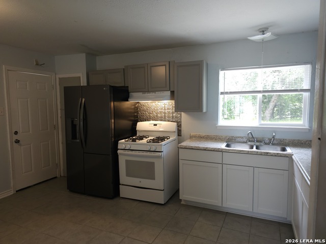 5619 Stonybrook Dr Property Photo 5
