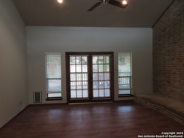 9207 Lasater St. Property Photo 4