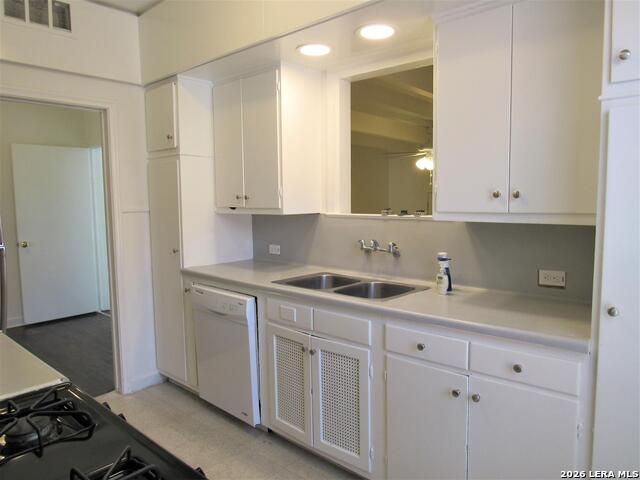 454 Bailey Property Photo 4