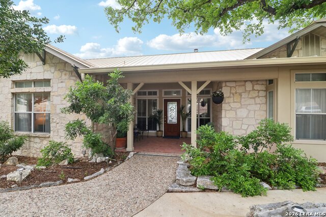1904 Summit Ridge Dr Property Photo 3