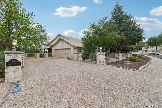 1904 Summit Ridge Dr Property Photo 6