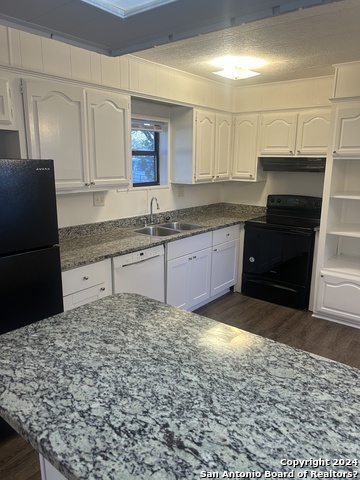 24815 Aue Property Photo 6
