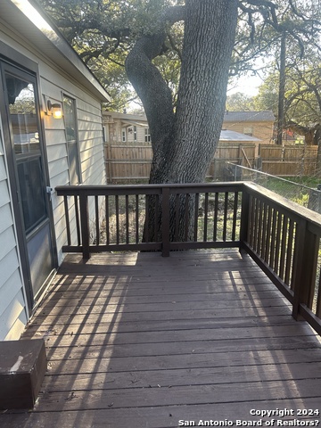 24815 Aue Property Photo 11