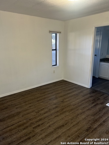 24815 Aue Property Photo 13