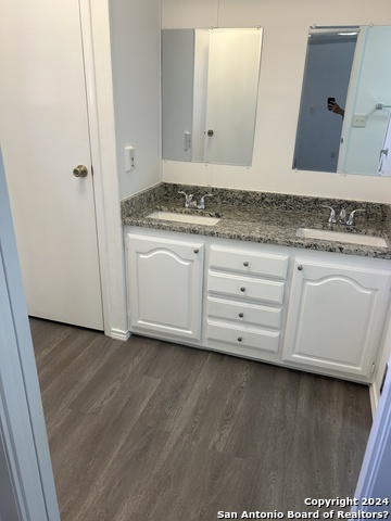 24815 Aue Property Photo 15