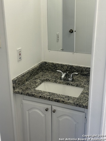 24815 Aue Property Photo 18