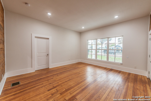 121 Highland Property Photo 2