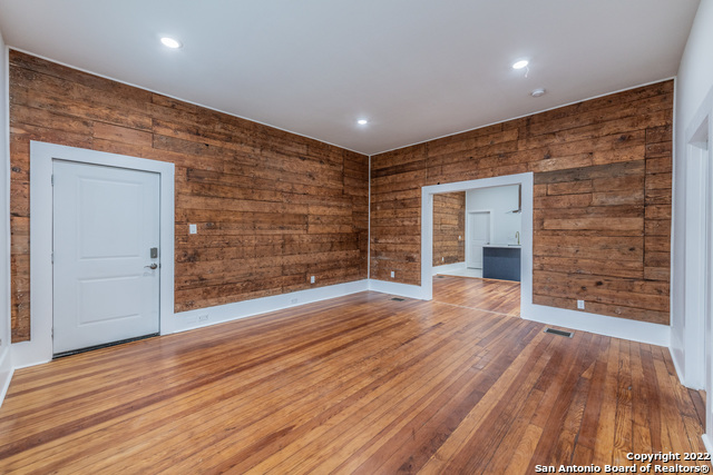 121 Highland Property Photo 4