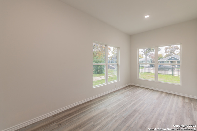 121 Highland Property Photo 6