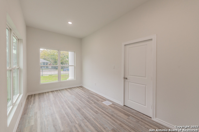 121 Highland Property Photo 7