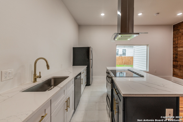 121 Highland Property Photo 16