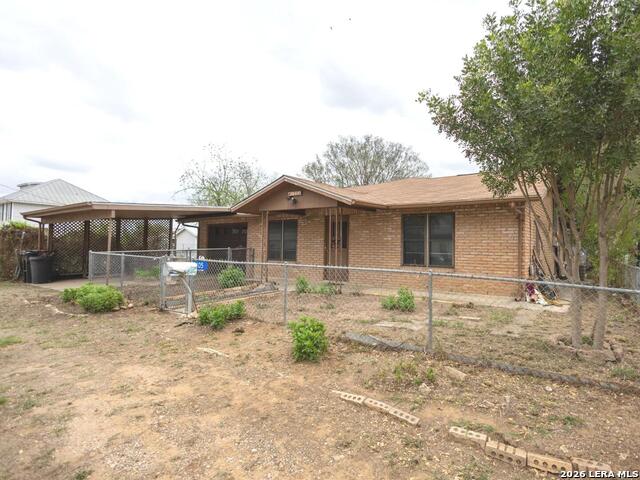 105 S Sayers Property Photo 2