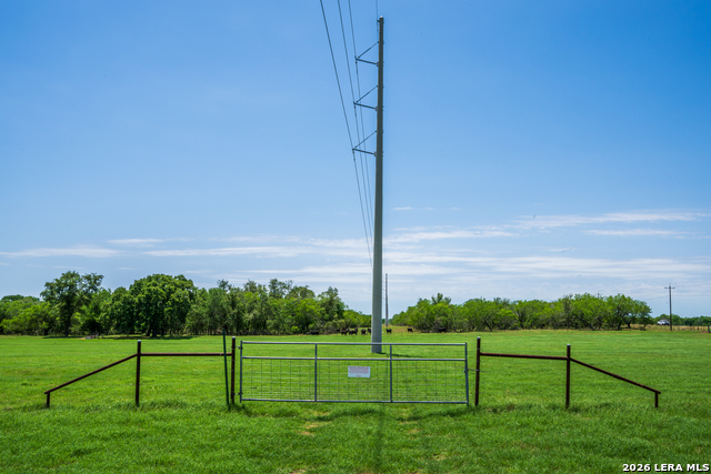 11259 N State Highway 80 Property Photo 9