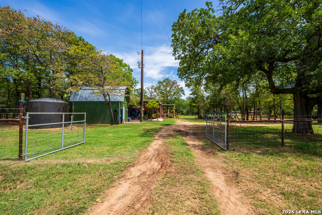 11259 N State Highway 80 Property Photo 13