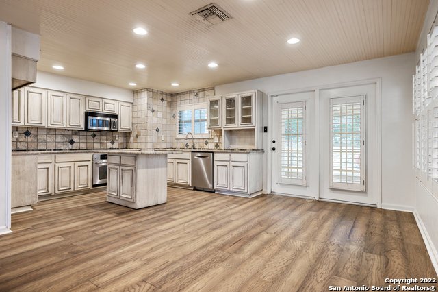 17119 Terra Rosa Property Photo 9