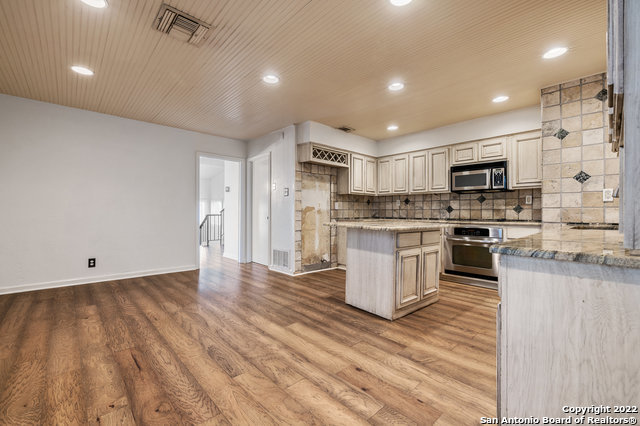 17119 Terra Rosa Property Photo 10