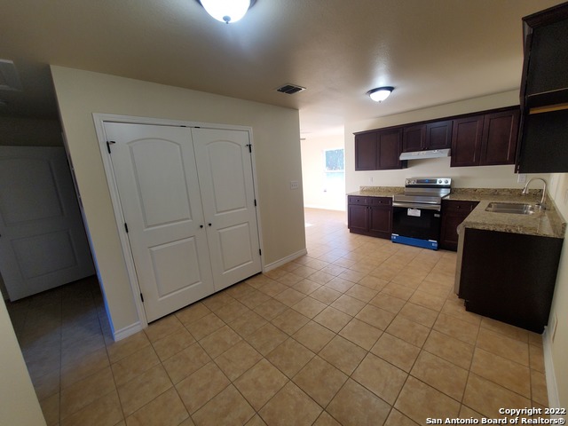 7539 W Dixon Rd Property Photo 2