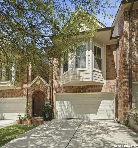 145 Elizabeth Property Photo 3