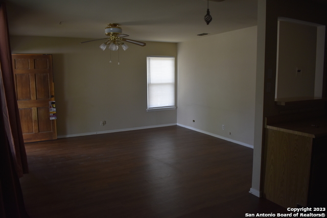 5026 Benham Dr Property Photo 5