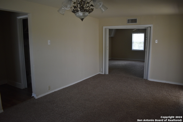 5026 Benham Dr Property Photo 6