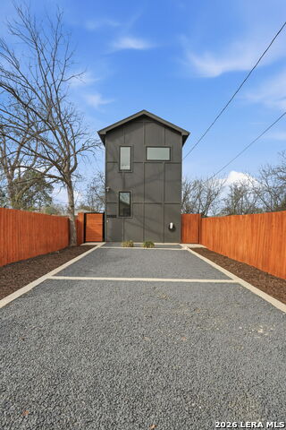 1641 N Center St Property Photo 18