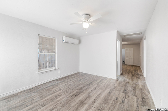 433 Azucena St Property Photo 3