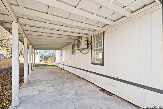 433 Azucena St Property Photo 8