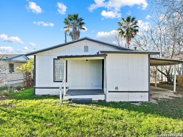 433 Azucena St Property Photo 10