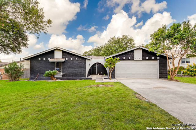 6135 Royal Pt Property Photo 1