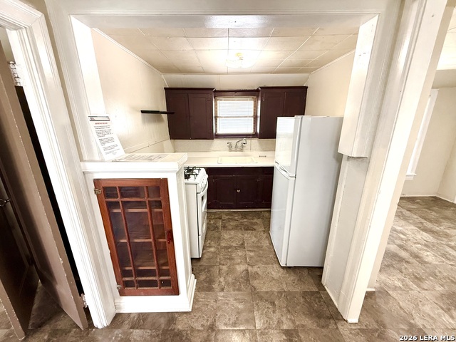 810 W Magnolia Property Photo 5