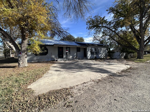 202 Hill St Property Photo 1