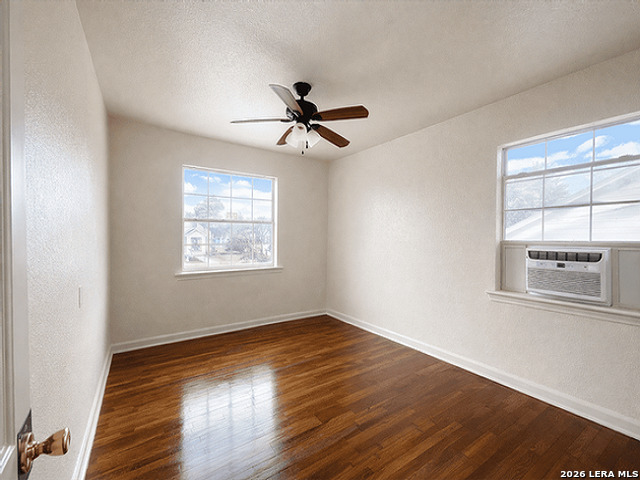 1511 W Woodlawn Ave Property Photo 7