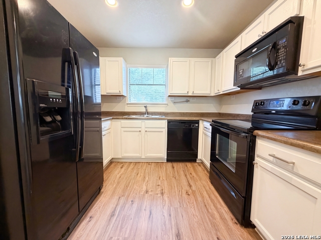 5708 Maxfli Dr Property Photo 2
