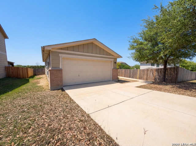 5708 Maxfli Dr Property Photo 7